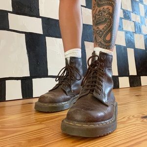 vintage brown doc marten boots